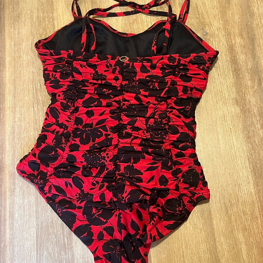 Jantzen Red and Black Floral Women's Swimsuit - Picture 2 of 6